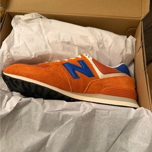 New Balance Men's Vibrant Orange and Blue Sneakers
